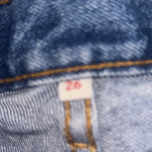 Levi’s Denim Shorts - Picture 6 of 6